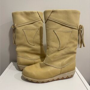 Vintage Women’s Cream Leather Boots Size 8 Cherokee Made In Canada Lined